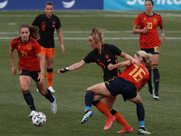 Jill Roord of Netherlands and Maria Leon (FC Barcelona) of Spain competes for the ball during the Women's International Friendly match betwe...