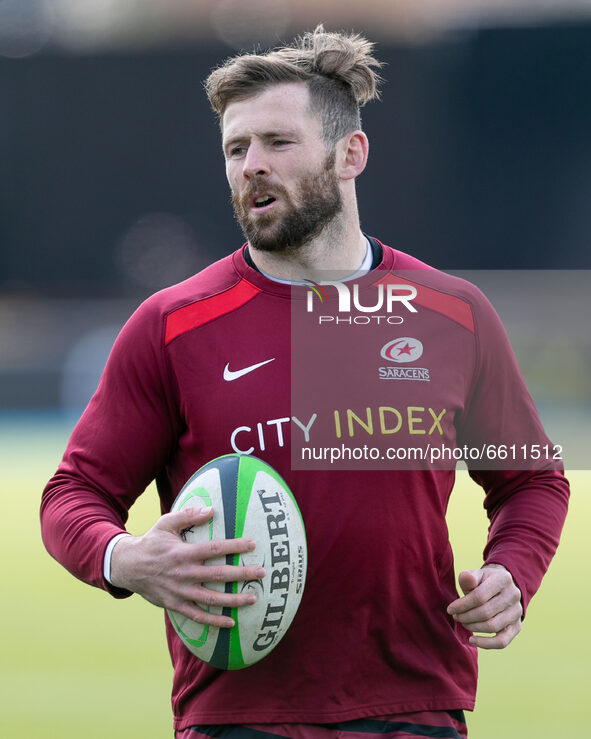 Elliot Daly of Saracens warms up ahead to the Greene King IPA Championship match between Saracens and Bedford Blues at Allianz Park, London...