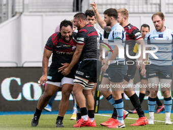 Billy Vunipola of Saracens celebrates after scoring a try during the Greene King IPA Championship match between Saracens and Bedford Blues a...