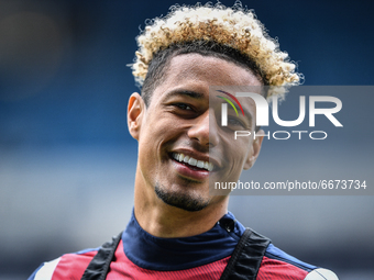 
Lyle Taylor (33) of Nottingham Forest warms up ahead of kick-off during the Sky Bet Championship match between Sheffield Wednesday and Nott...