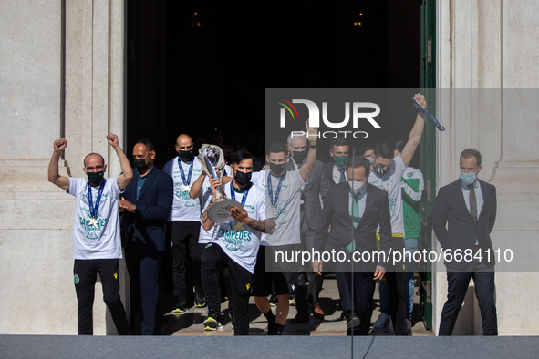 The Futsal team arrives to show the Cup and to speak , on May 4, in Lisbon, Portugal.
The Futsal Team of Sporting Clube de Portugal  was rec...