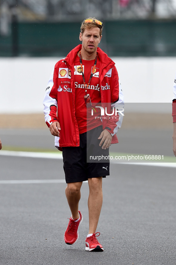 FORMULA 1 BRITISH GRAND PRIX 2015
Sebastian Vettel (GER#5), Scuderia Ferrari bei der Streckenbegehung

