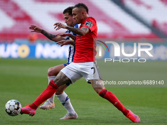 Everton of SL Benfica (R ) vies with Otavio of FC Porto during the Portuguese League football match between SL Benfica and FC Porto at the L...