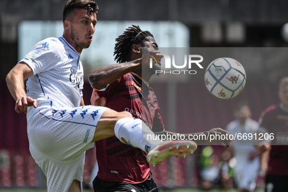 Nicolo’ Casale of Empoli FC  and Cedric Gondo of US Salernitana 1919 compete for the ball during the Serie B match between US Salernitana 19...