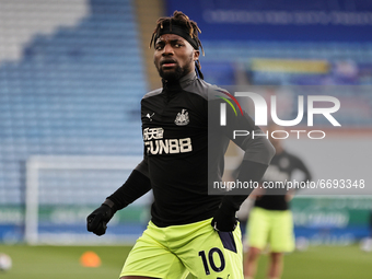 Allan Saint-Maximin of Newcastle United warms up ahead of the Premier League match between Leicester City and Newcastle United at the King P...