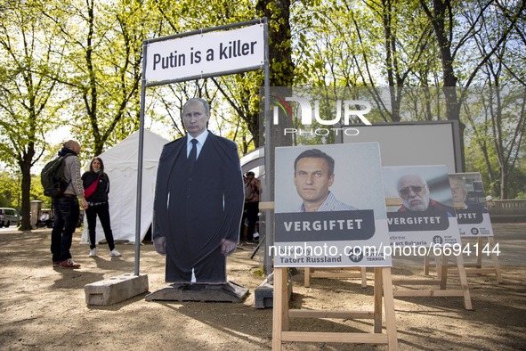 People protest in support of Kremlin critic Alexei Navalny against Russian President Vladimir Putin in Berlin, Germany on May 8, 2021. 