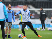 Jordan Rhodes of Sheffield Wednesday warming up before the Sky Bet Championship match between Derby County and Sheffield Wednesday at Pride...