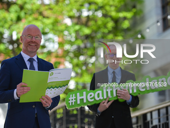 (L-R) Stephen Donnelly, Ireland's Minister of Health and Frank Feighan, Minister of State for Public Health, Well Being and National Drugs S...