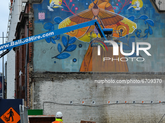 Kathrina Rupit aka KINMX, Mexican artist living in Dublin, working on a new mural 'Transformation' in Dublin city center.
On Wednesday, 12 M...