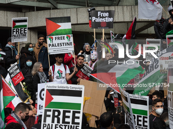 LONDON, UNITED KINGDOM - MAY 15, 2021: Thousands of demonstrators gather outside the Israeli Embassy after marching from Hyde Park in centra...