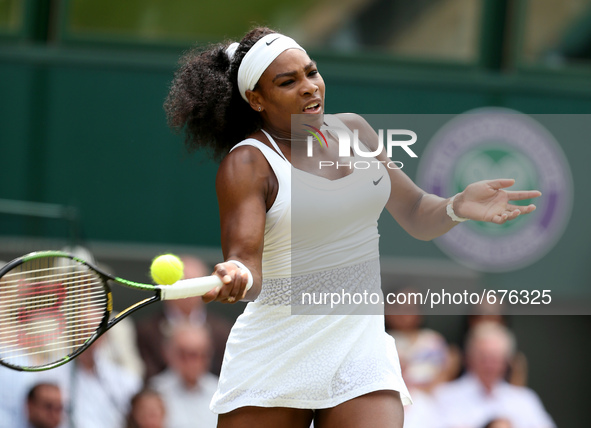 (150706) -- LONDON, July 6, 2015 () -- Serena Williams of the United States competes during her women's singles fourth round match against h...
