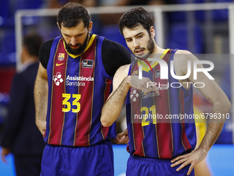 21 Alex Abrines of FC Barcelona and 33 Nikola Mirotic of FC Barcelona during the Liga ACB playoff 3rd match of the semi final between FC Bar...