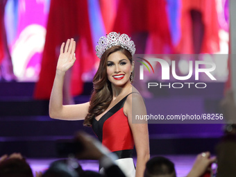 Quezon City, Philippines - Miss Universe 2013 Gabriela Isler of Venezuela waves to the crowd during the coronation night of the 2014 Binibin...