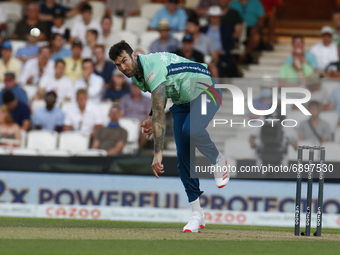 Reece Topley of Oval Invincibles during The Hundred between Oval Invincible Men and Manchester Originals Men at Kia Oval Stadium, in London,...