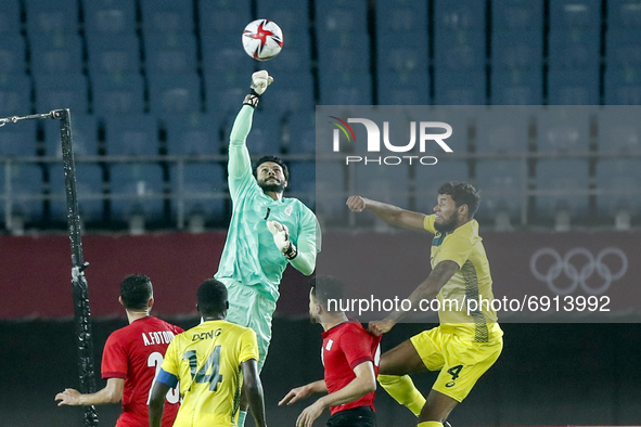 (1) Mohamed ELSHENAWY the goalkeeper of Team Egypt Save the goal during the Men's Group C match between Australia and Egypt on day five of t...