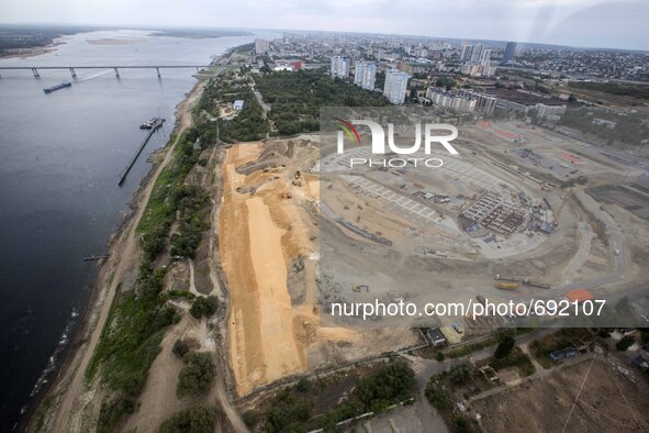 (150716) -- VOLGOGRAD, July 16, 2015 () -- Photo taken on July 15, 2015 shows the construction site of the Arena Victory in Volgograd, Russi...