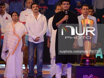 Former Indian Cricketer Sourav Ganguly sing  National Anthem in presence of  West Bengal chief minister Mamata Banerjee at Pro Kabaddi leagu...