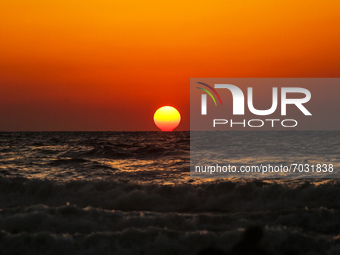 General view of Gaza Beach During Sunset, on 04, September,2021. © Sameh Rahmi (