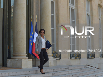 FRANCE – PARIS – POLITICS – GOVERNMENT - COUNCIL OF MINISTERS - French Junior minister for Youth Sarah El Hairy leaves The Elysee Presidenti...