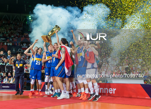 Reprezentacja Wloch during the Medal ceremony for the CEV Eurovolley 2021, in Katowice, Poland, on September 19, 2021. 