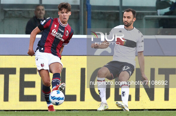 Aaron Hickey (Bologna F.C.) (left) and Milan Badelj (Genoa CFC)  during the Italian Serie A soccer match Bologna F.C. vs Genoa C.F.C. at the...