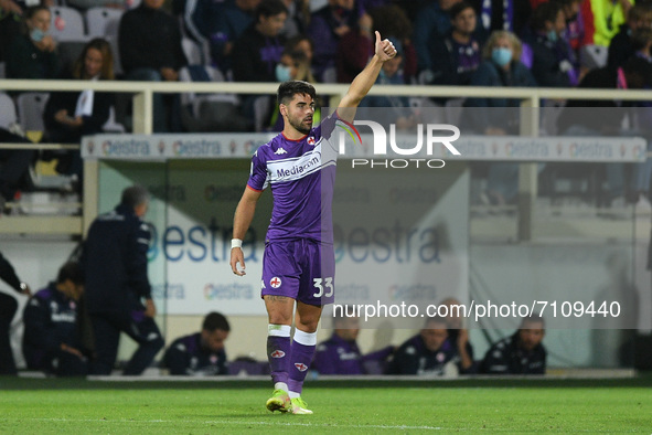 Riccardo Sottil of ACF Fiorentina celebrates after scoring first goal with his teammates during the Serie A match between ACF Fiorentina and...
