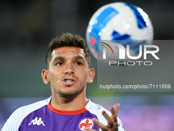 Lucas Torreira of ACF Fiorentina keeps the ball in his hand during the Serie A match between ACF Fiorentina and FC Internazionale at Stadio...