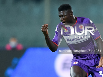 Alfred Duncan of ACF Fiorentina gestures during the Serie A match between ACF Fiorentina and FC Internazionale at Stadio Artemio Franchi, Fl...