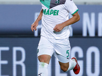 Kaan Ayhan (U.S. Sassuolo) in action during the Italian football Serie A match Atalanta BC vs US Sassuolo on September 21, 2021 at the Gewis...
