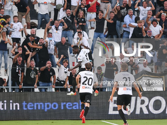 Emmanuel Gyasi of Spezia Calcio celebrates after scoring first goal goal during the Serie A match between Spezia Calcio and FC Juventus at S...