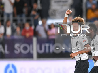 Janis Antiste of Spezia Calcio celebrates scoring second goal during the Serie A match between Spezia Calcio and FC Juventus at Stadio Alber...
