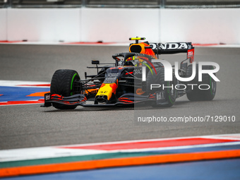 11 PEREZ Sergio (mex), Red Bull Racing Honda RB16B, action during the Formula 1 VTB Russian Grand Prix 2021, 15th round of the 2021 FIA Form...