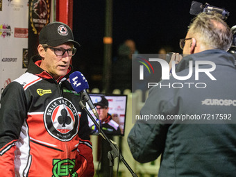 
Belle Vue BikeRight Aces  manager Mark Lemon  gives an interview to Eurosport during the SGB Premiership Grand Final 2nd leg between Peterb...