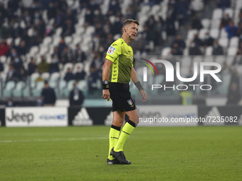 The referee Daniele Orsato during the match between Juventus FC and AS Roma on October 17, 2021 at Allianz Stadium in Turin, Italy. Juventus...