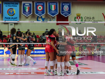 UYBA Unet E-Work Busto Arsizio players during the Volley Serie A women 2021/22 match between Unet E-Work Busto Arsizio vs Bartoccini-Fortinf...