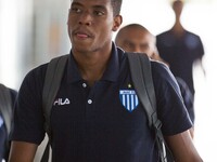 Florianópolis/SC - 08/12/2015 - Player Iury of Avai in Hercílio Luz International Airport, for shipment to the city of Campinas, where he fa...