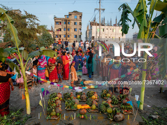 Hindu devotees observe Chhath Puja festival in Narayanganj, Bangladesh, November 10, 2021 (