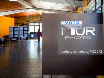 Osorno, Chile. November 21, 2021.-
Voting booth with assistance during the presidential elections that are held in conjunction with the elec...