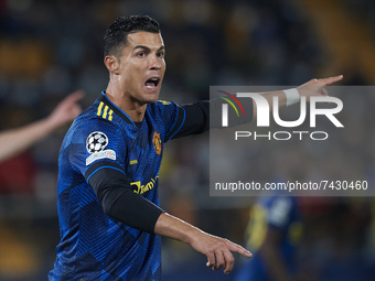 Cristiano Ronaldo of Manchester United gives instructions during the UEFA Champions League group F match between Villarreal CF and Mancheste...