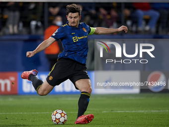 Harry Maguire of Manchester United does passed during the UEFA Champions League group F match between Villarreal CF and Manchester United at...