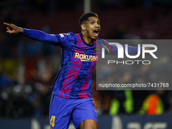 04 Ronald Araujo of FC Barcelona celebrates a goal canceled by the referee during the Group E - UEFA Champions League match between FC Barce...