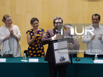 singer Armando Mora Juárez,  during the Awards ceremony  receives a recognition as an outstanding Veracruzano  at the San Lazaro Legislative...