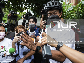 Independent candidate Chadchart Sittipunt return trip after casting his vote in the governor elections in Bangkok, Thailand, 22 May 2022. Re...