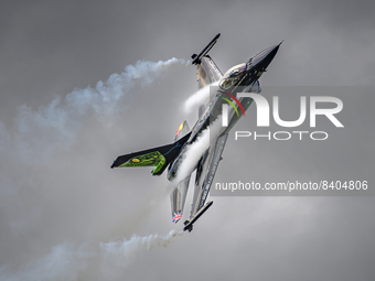 Belgium Air Force F-16 Solo Display Dream Viper performs during the RAF Cosford Air Show, Wolverhampton. Sunday 12 June 2022.  (