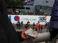 Ecuador faces a serious crisis of social upheaval. Several clashes between police and demonstrators is what has been experienced in these la...