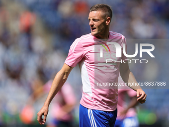 Jamie Vardy of Leicester City warms up ahead of the Premier League match between Leicester City and Brentford at the King Power Stadium, Lei...