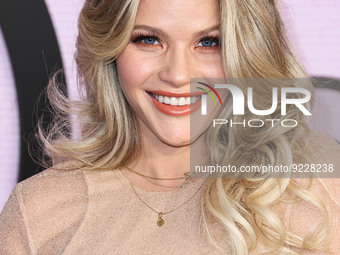 Witney Carson arrives at the 2022 American Music Awards (50th Annual American Music Awards) held at Microsoft Theater at L.A. Live on Novemb...