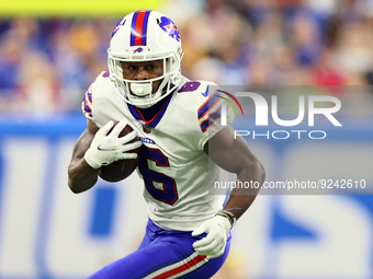 Buffalo Bills wide receiver Isaiah McKenzie (6) carries the ball during an NFL football game between the Detroit Lions and the Buffalo Bills...