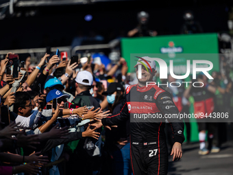 DENNIS Jake (gbr), Avalanche Andretti Formula E, Spark-Porsche, Porsche 99X Electric, portrait podium during the 2023 Mexico City ePrix, 1st...