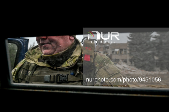 HULIAIPOLE, UKRAINE - JANUARY 14, 2023 - A Ukrainian serviceman stands by a car, Huliapole, Zaporizhzhia Region, southeastern Ukraine. NO US...